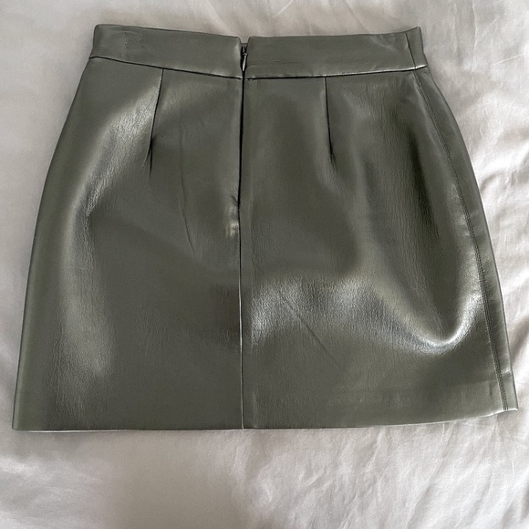 Aritzia Wilfred Patio Vegan Leather Mini Skirt Black 2 - Picture 7 of 7